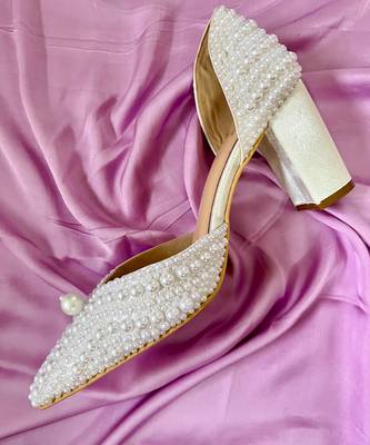 White pearls satin leather heels 2