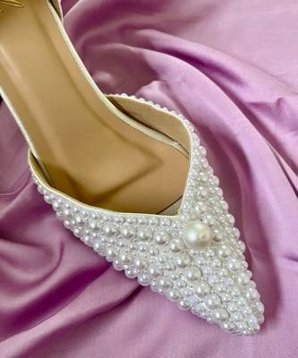 White pearls satin leather heels 3
