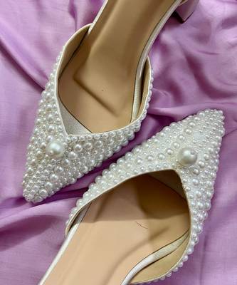 White pearls satin leather heels 5