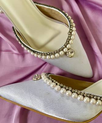 Grey pearls satin leather heels 5
