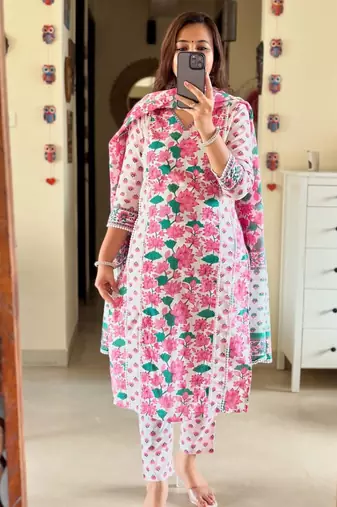Elegance white pink color floral kurti pant set for women
