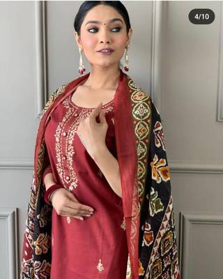 Maroon embroidered ethnic indian straight kurti pant dupatta set for women 4