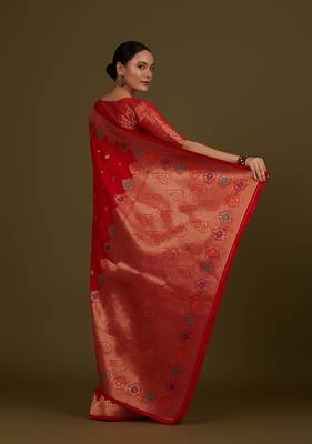 Red banarasi silk blend saree with zari woven work 4