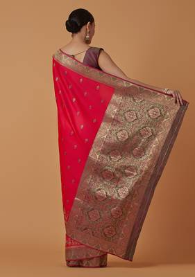 Pink banarasi silk blend saree with dulha dulhan zari woven detailing 4