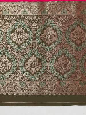Pink banarasi silk blend saree with dulha dulhan zari woven detailing 5