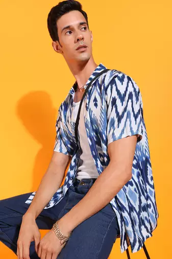Men's polyester geomatrical printed regular shirt (blue)