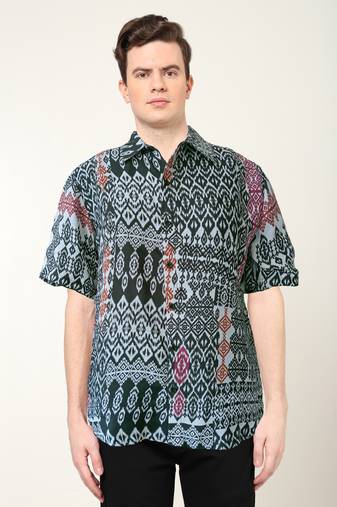 Men's polyester geomatrical printed regular shirt (black)