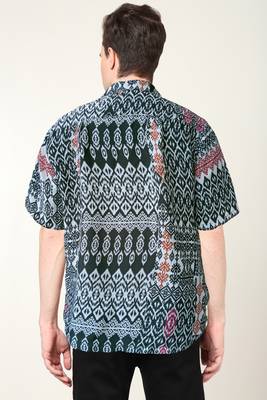 Men's polyester geomatrical printed regular shirt (black) 2