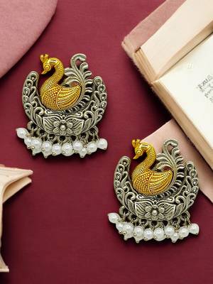 Silver-plated peacock shape pearl stud earrings 1