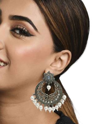 Silver-plated chandbali drop earrings 3