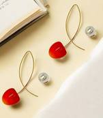 Gold-plated small red cherry pearl earring