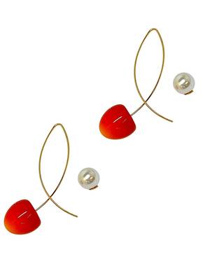 Gold-plated small red cherry pearl earring 2