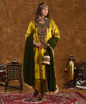Shaira 3 pc kurta set 1