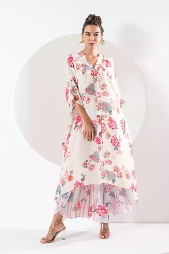 Saavni ivory kaftan set