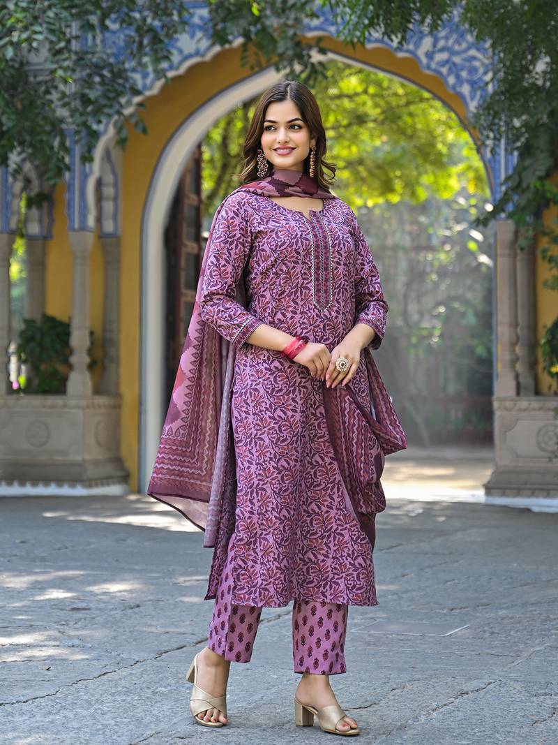 Women pink cotton blend floral printed straight kurta trousers with dupatta