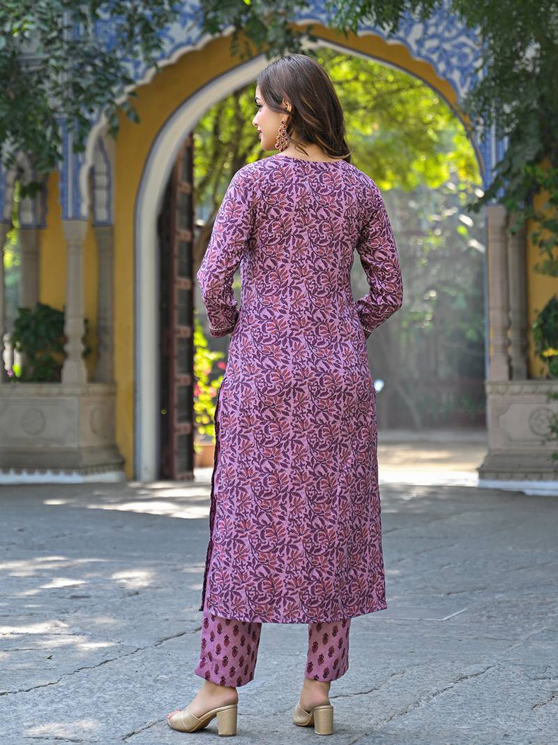Women pink cotton blend floral printed straight kurta trousers with dupatta