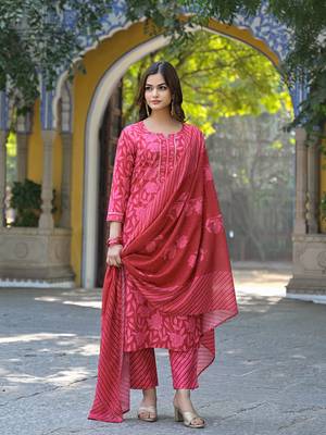 Women red cotton blend floral printed straight kurta trousers with dupatta 5
