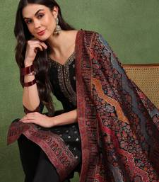 Women black silk blend solid woven design straight kurta trousers with dupatta