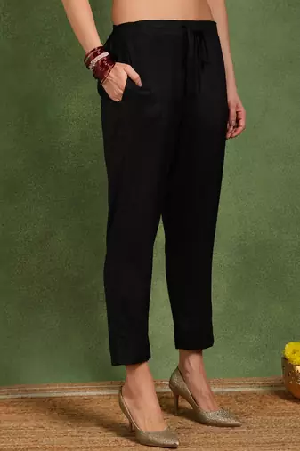 Women black silk blend solid woven design straight kurta trousers with dupatta