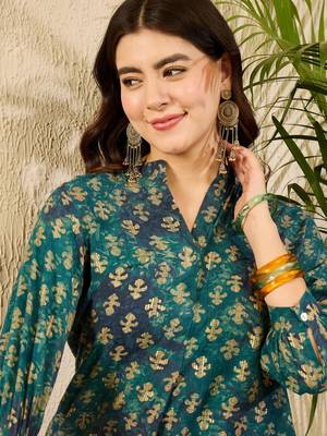 Green ethnic motifs printed regular top 2