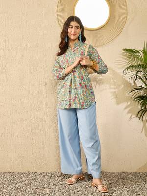 Women blue viscose rayon floral printed regular top 5