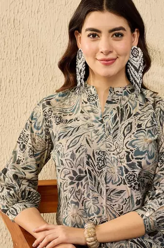 Women blue silk blend floral printed regular top