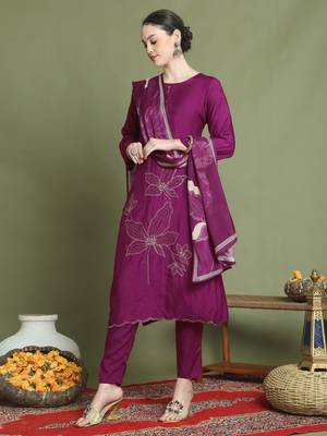 magenta muslin embroidered suit set 3