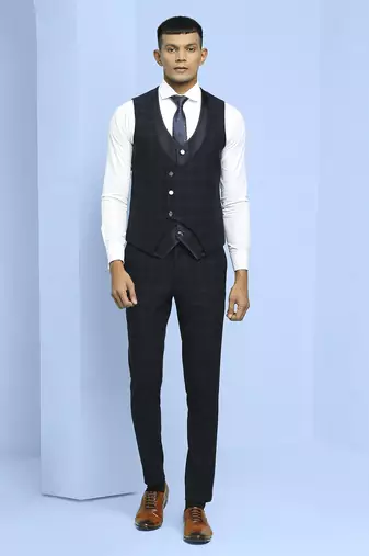 Dark blue checkered suit with white lining bold checks