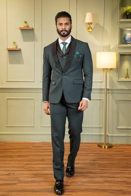 Green tuxedo with black detachable lapel and dual waistcoats 3