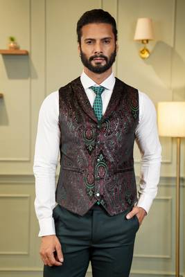 Green tuxedo with black detachable lapel and dual waistcoats 5