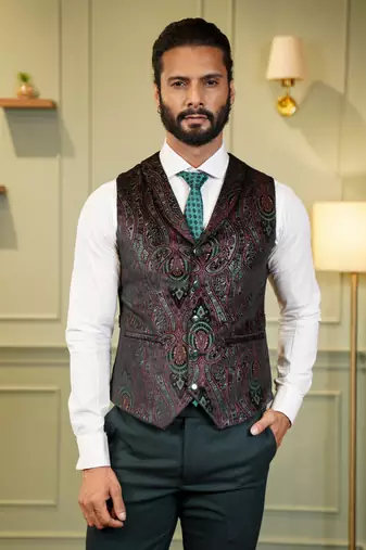 Green tuxedo with black detachable lapel and dual waistcoats