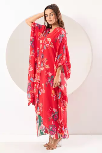 Saavni red kaftan set