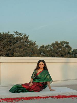 Huts and looms red and green handloom tissue saree 2