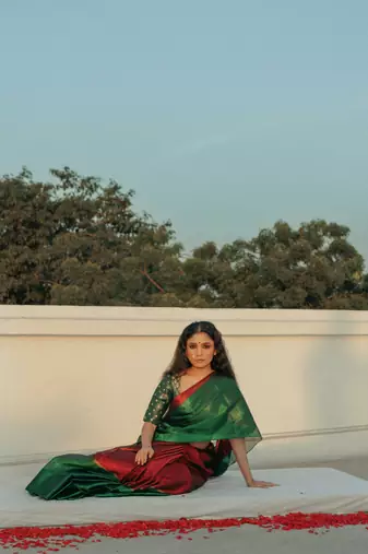 Huts and looms red and green handloom tissue saree