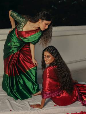 Huts and looms red and green handloom tissue saree 3