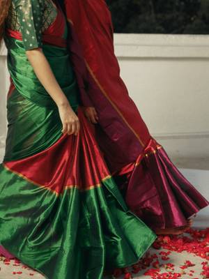 Huts and looms red and green handloom tissue saree 4