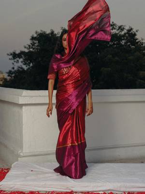 Huts and looms red and purple handloom tissue saree 3