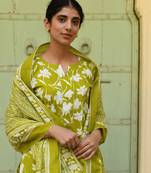 Green floral printed regular pure cotton kurta with trousers & with dupatta