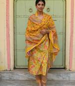 Yellow floral printed regular pure cotton kurta with trousers & with dupatta