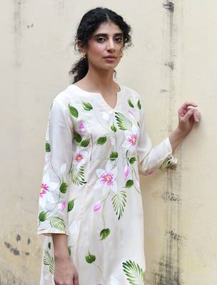 Cream floral printed regular pure cotton kurta with trousers 4