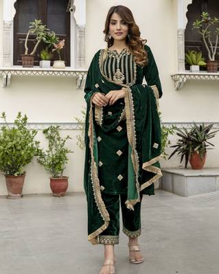 Trendmalls Dark Green Velvet Embroidery Salwar Suit Set Kurta Pant with Dupatta 1
