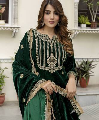 Trendmalls Dark Green Velvet Embroidery Salwar Suit Set Kurta Pant with Dupatta 4