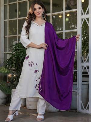 Off white viscose rayon heavy thread embroidery work kurta pant set 2