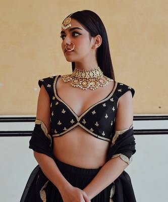 12 KALI LEAF EMBROIDERED LEHENGA WITH BLOUSE AND DUPATTA 2
