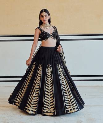 12 KALI LEAF EMBROIDERED LEHENGA WITH BLOUSE AND DUPATTA 4