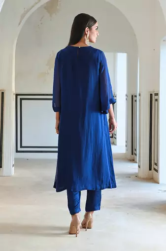 Bell sleeve yoke floral butti embroidered kurta with pant