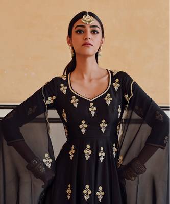 Floral butti embroidered 12 kali anarkali with palazzo & dupatta 2