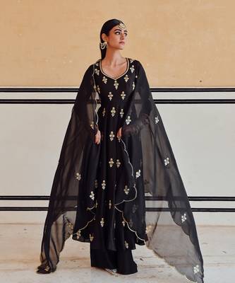 Floral butti embroidered 12 kali anarkali with palazzo & dupatta 5