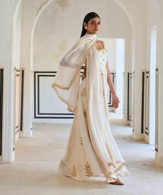 Cap sleeve floral butti embroidered 12 kali anarkali with dupatta 5