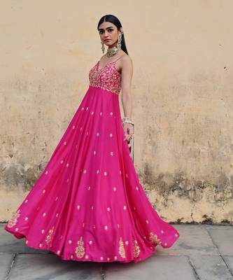 Floral jaal yoke embroidered 16 kali anarkali with dupatta 4